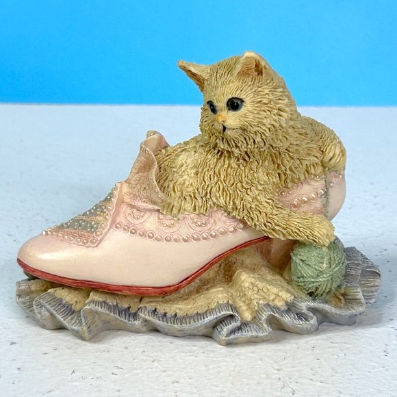Vintage 1996 Westland Ain't Misbehavin' PUSS IN BOOTS 3"X4" Figurine Cat In Shoe - Picture 1 of 6